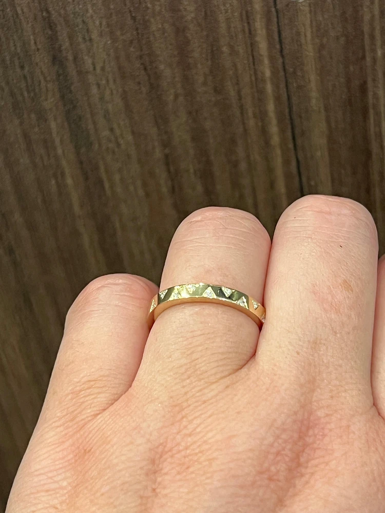 10K Yellow Gold 0.10cttw Diamond Band