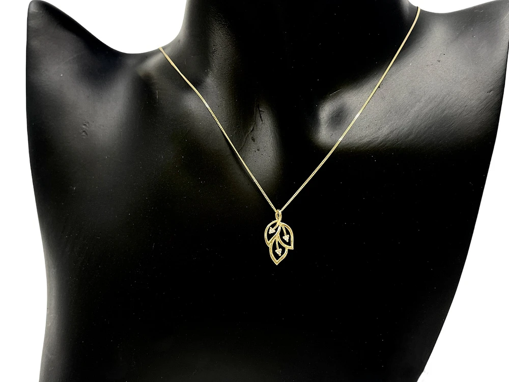 10K Yellow Gold 0.03cttw Diamond Necklace, 18"