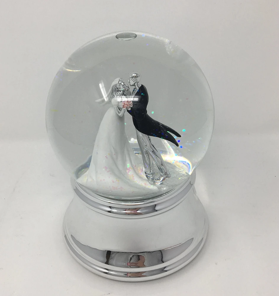 Wedding Couple Water Globe