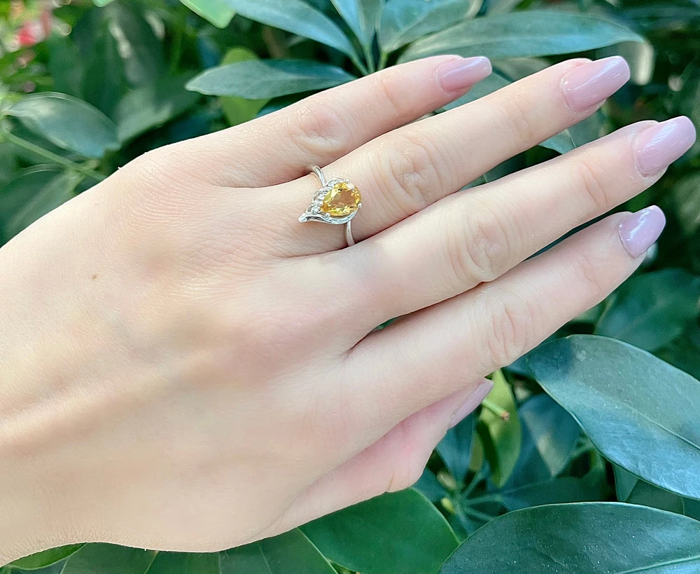 10K White Gold 0.80cttw Genuine Citrine and 0.019cttw Diamond Ring, size 7