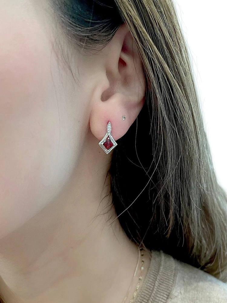 10K White Gold Garnet Stud Earrings