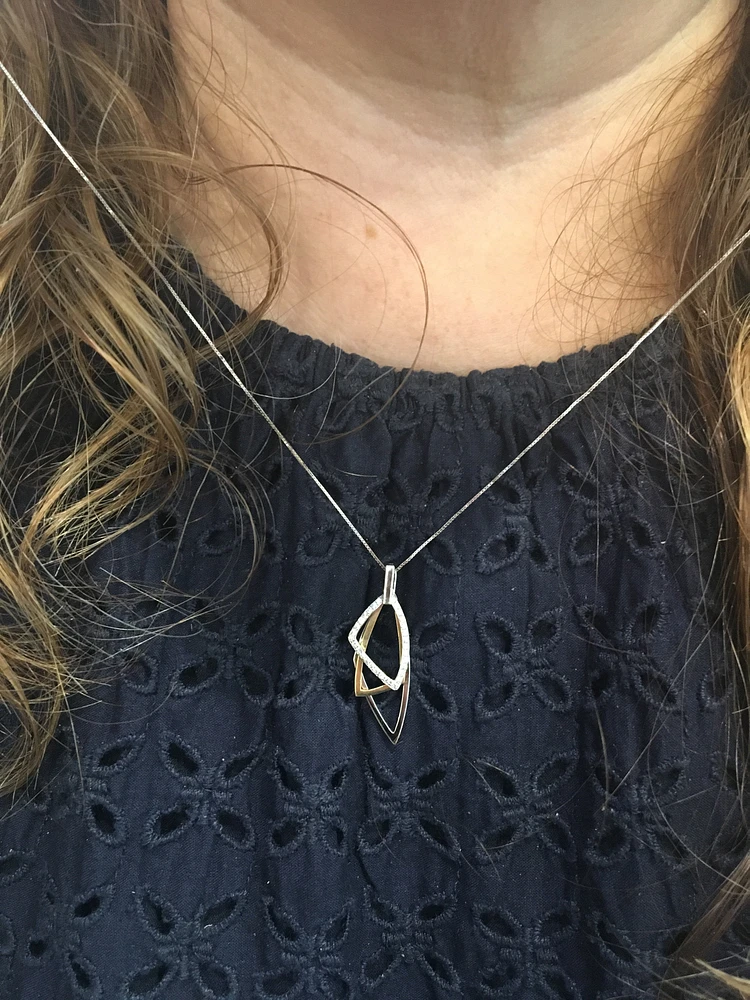 14K 2 Tone Gold 0.22cttw Diamond Pendant, 18"