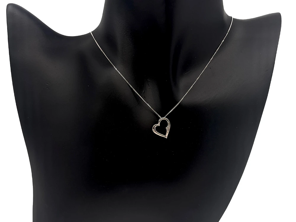 10K White Gold 0.01cttw Diamond Heart Necklace, 18"