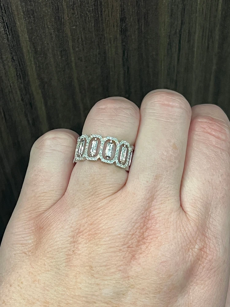 14K White Gold 0.39cttw Diamond Round and Baguette Cut Ring