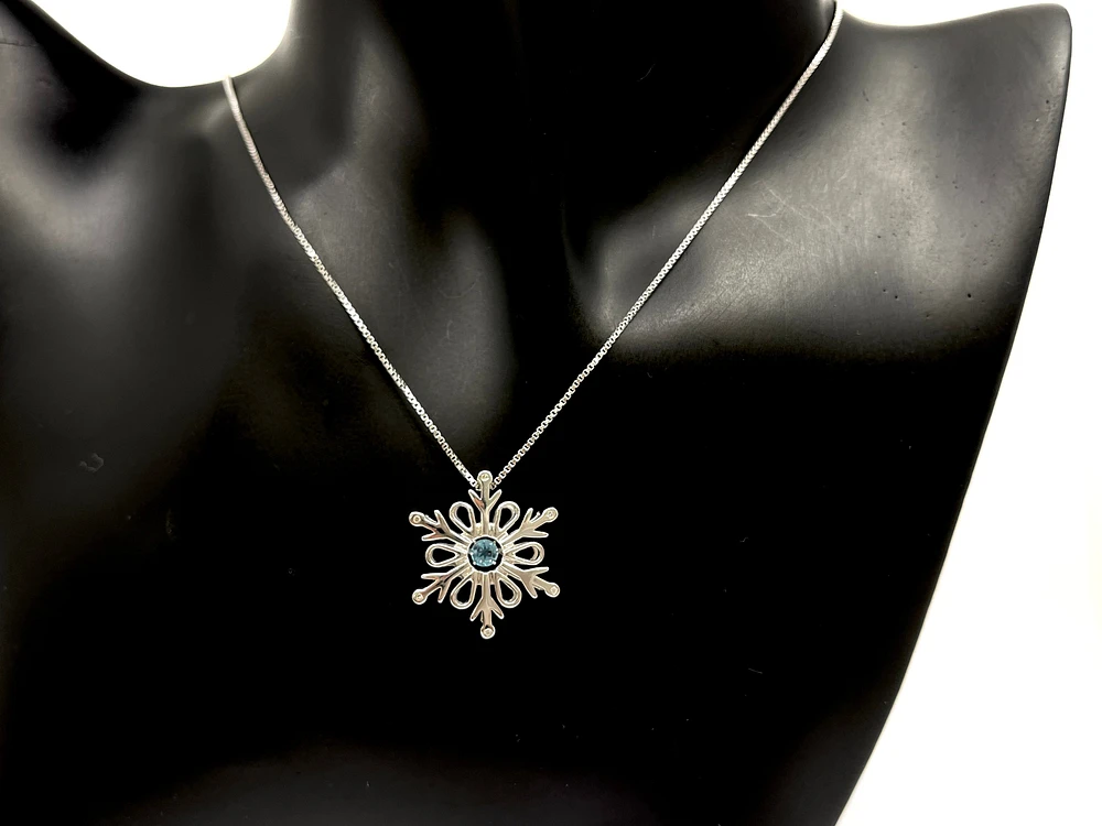 925 Sterling Silver 3.5mm Blue Topaz and 0.018cttw Diamond Snowflake Pulse Pendant - 18"