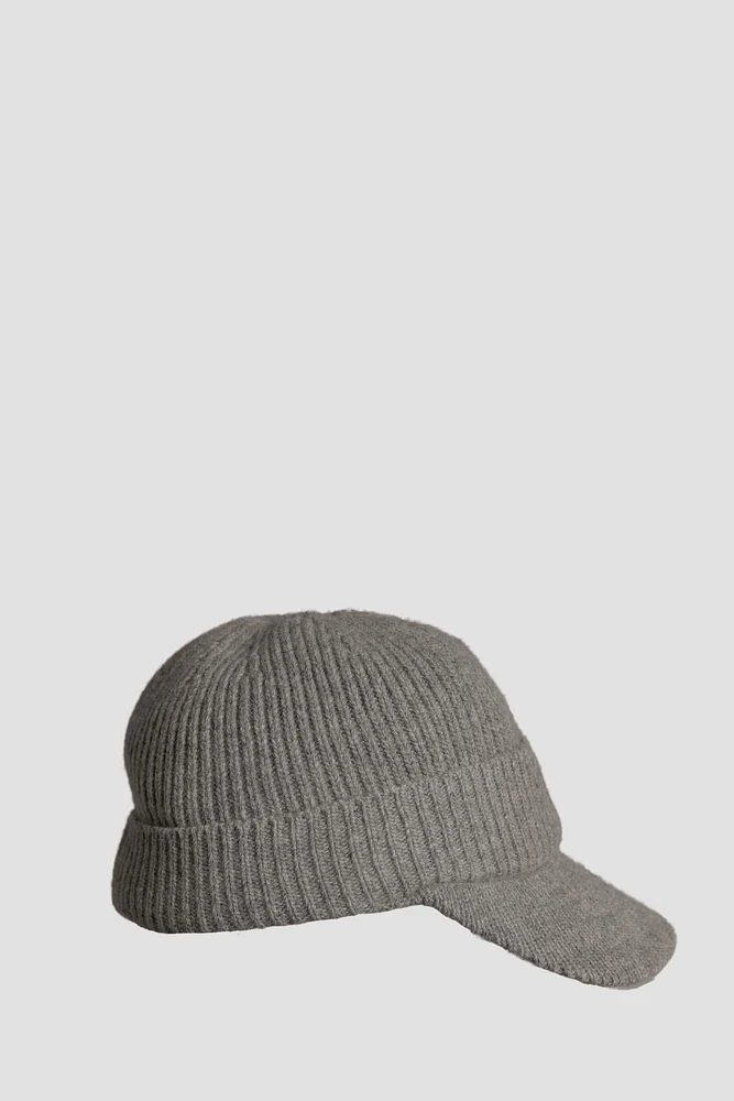 LIA TOQUE WITH BRIM