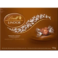 Chocolat au lait et éclats de noisettes fourré de fondant onctueux noisettes