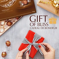 Chocolat au lait et éclats de noisettes fourré de fondant onctueux noisettes