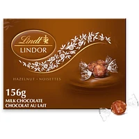 Chocolat au lait et éclats de noisettes fourré de fondant onctueux noisettes