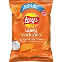 Cheddar & Sour Cream flavoured potato chips