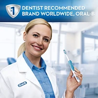 Oral-B Complete Battery Powered Toothbrush, 1 Count, Colours May Vary