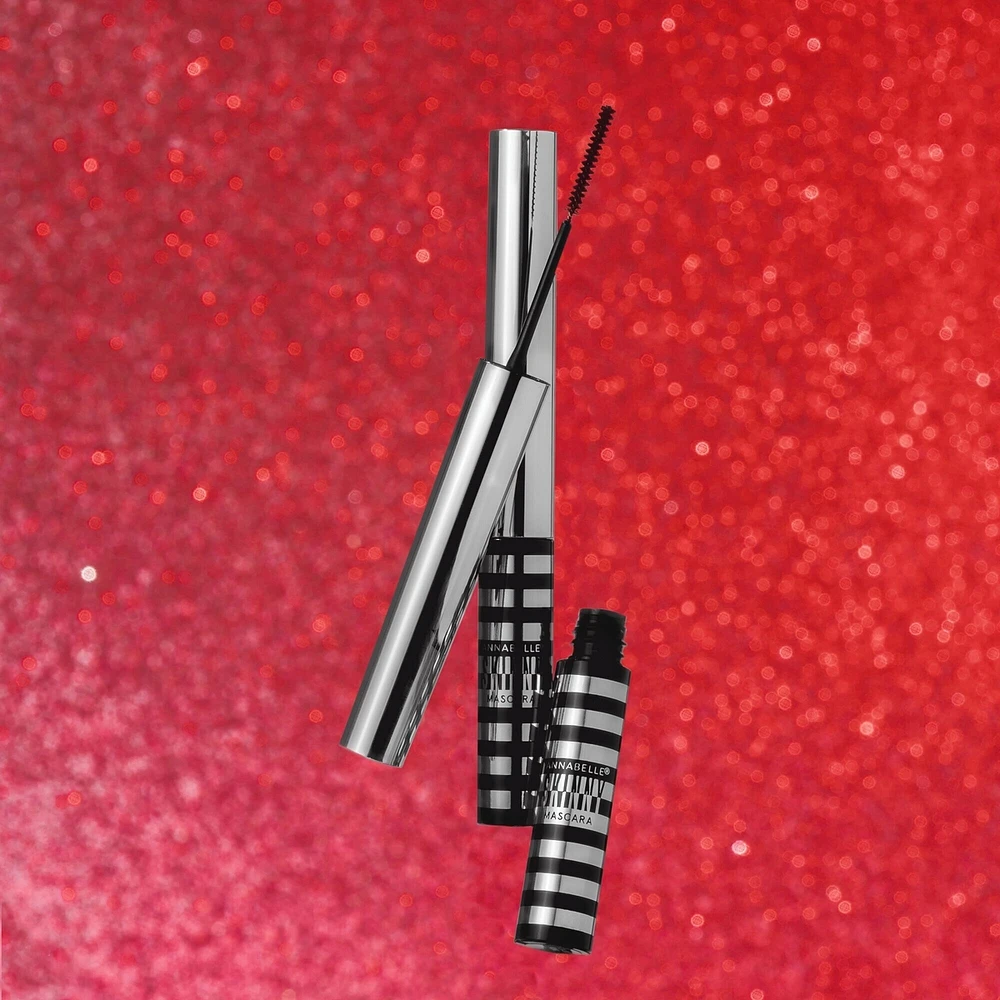 Skinny Mascara Black lengthening formula enriched with carnauba extract