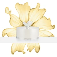 Oscar Woman Dusting Powder