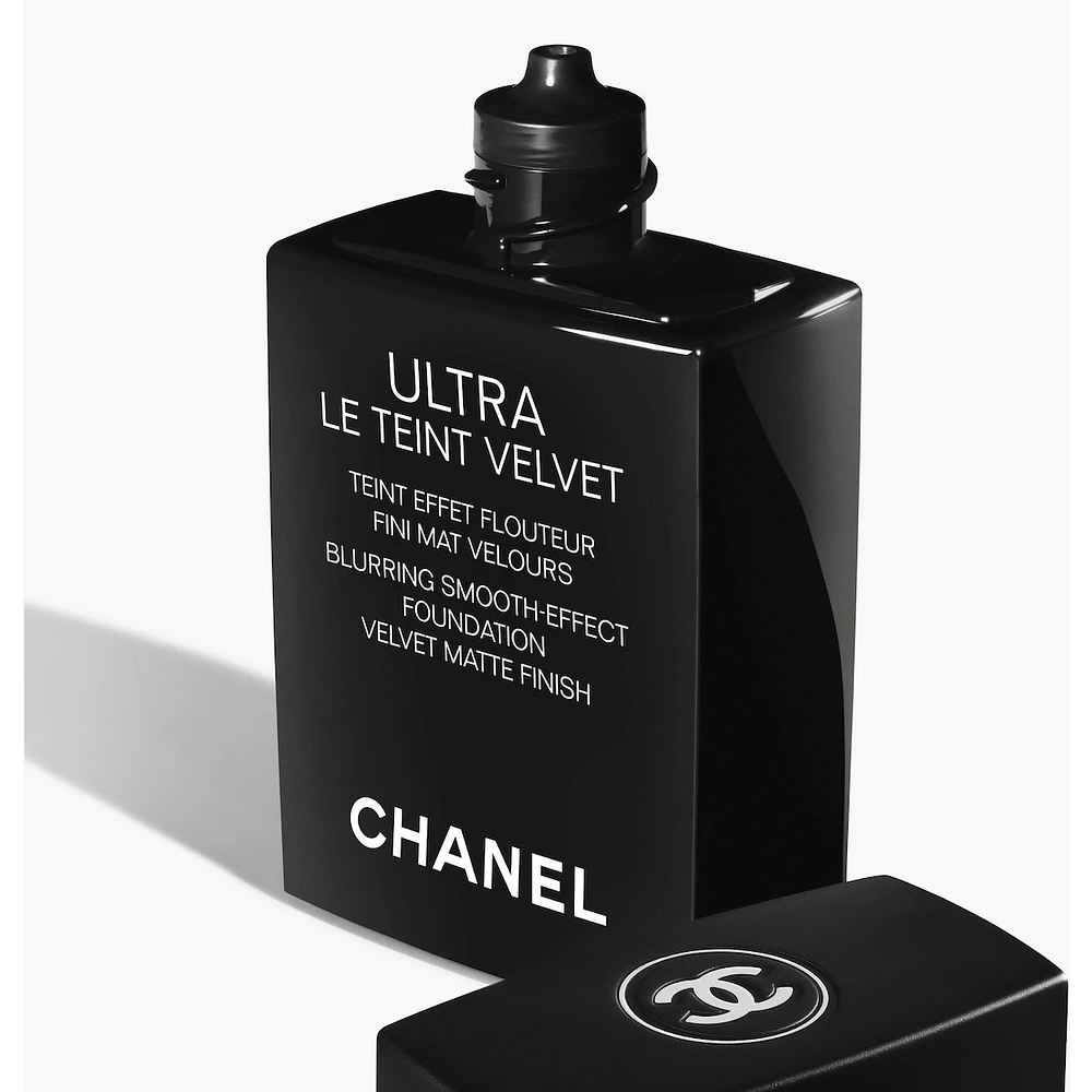 Blurring Smooth-effect Foundation. Velvet Matte Finish.