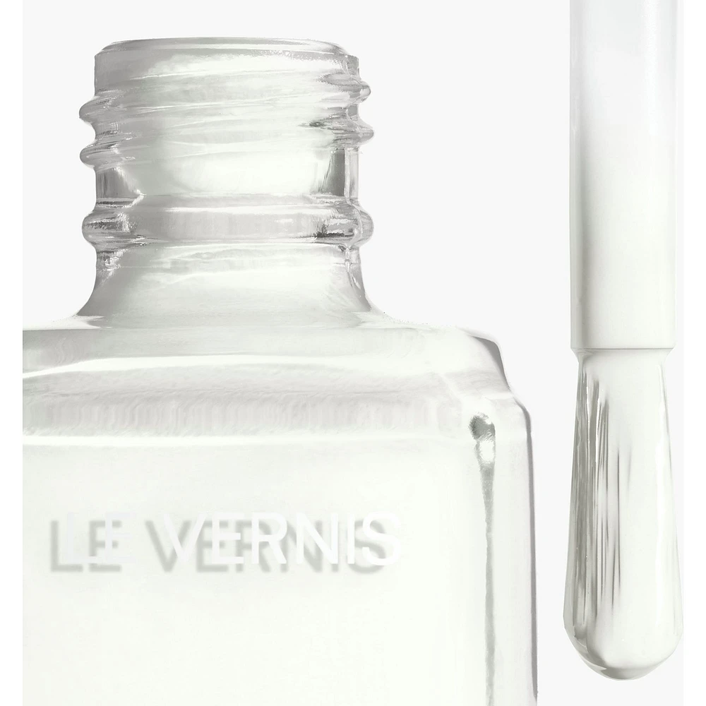 LE VERNIS