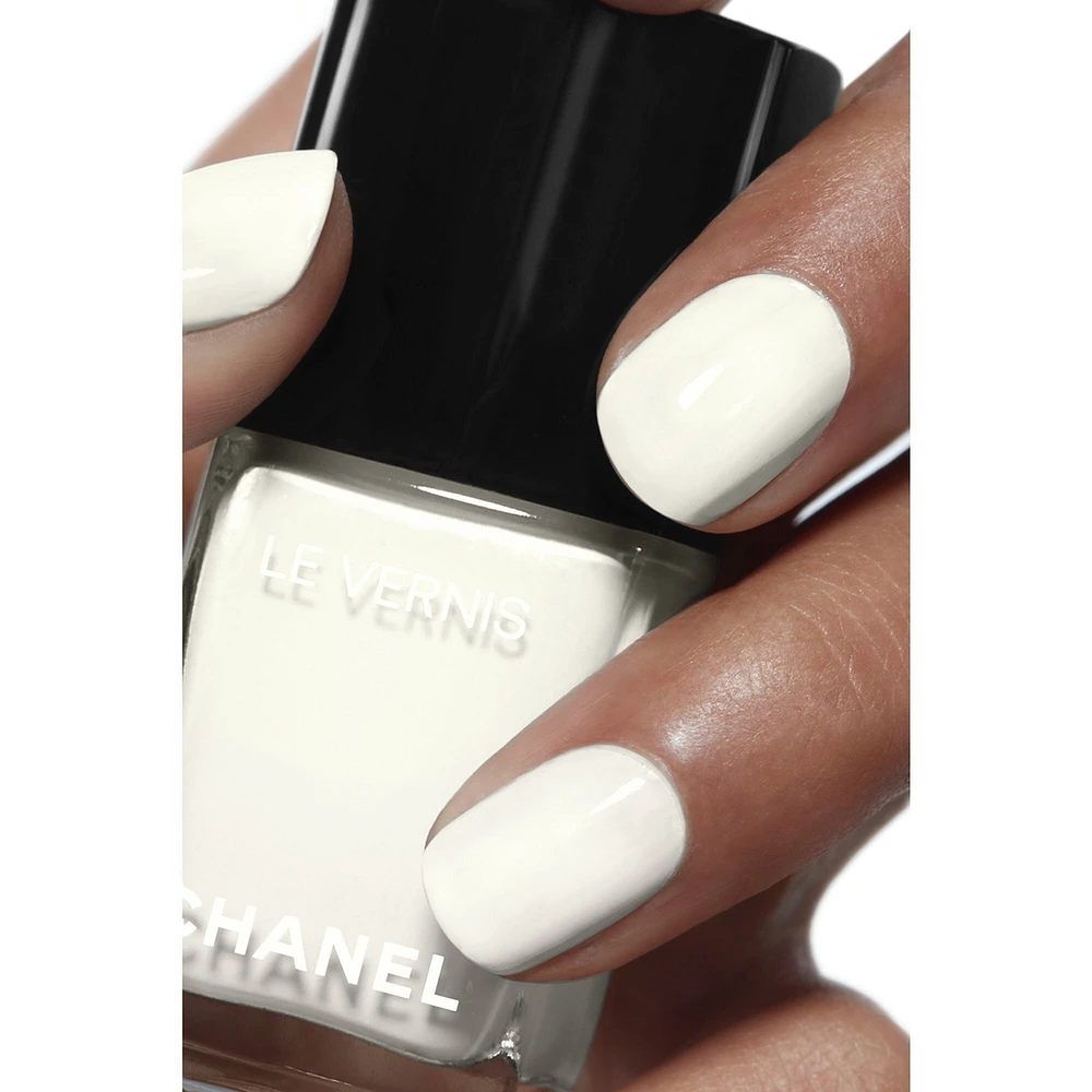 LE VERNIS