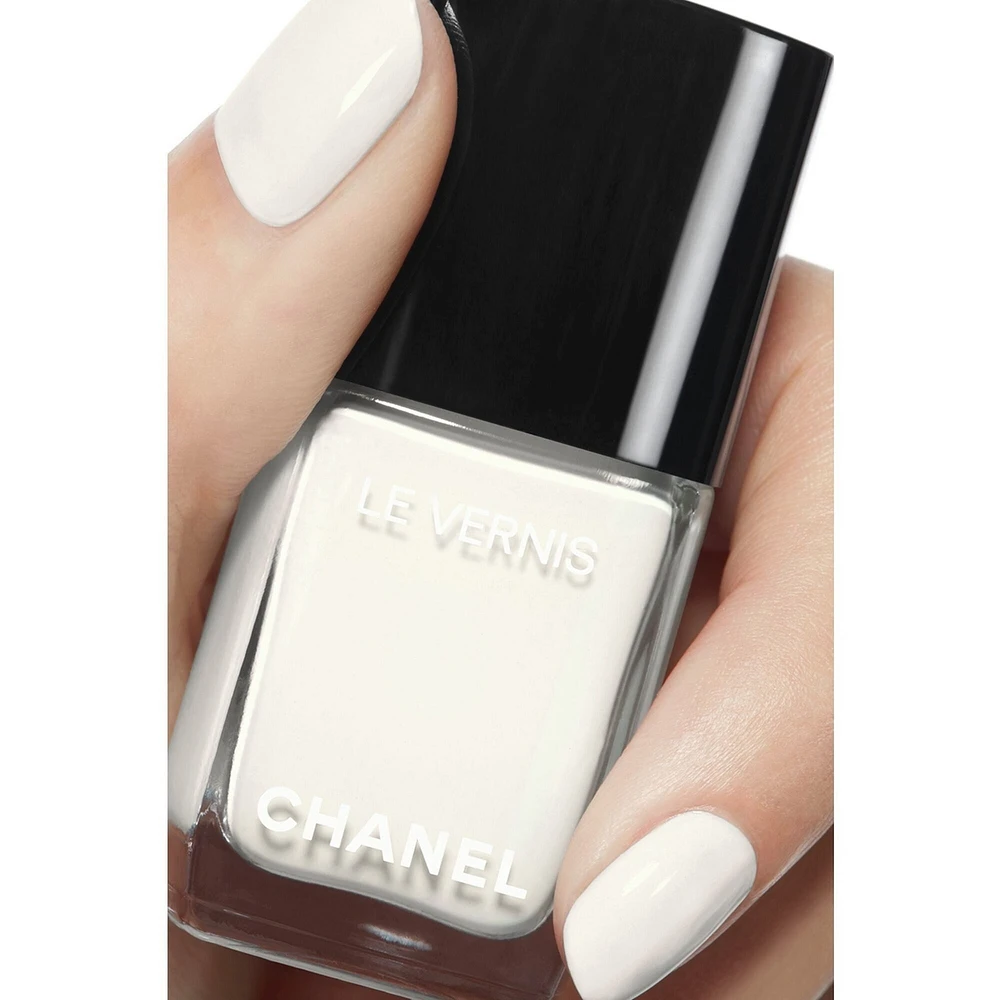 LE VERNIS