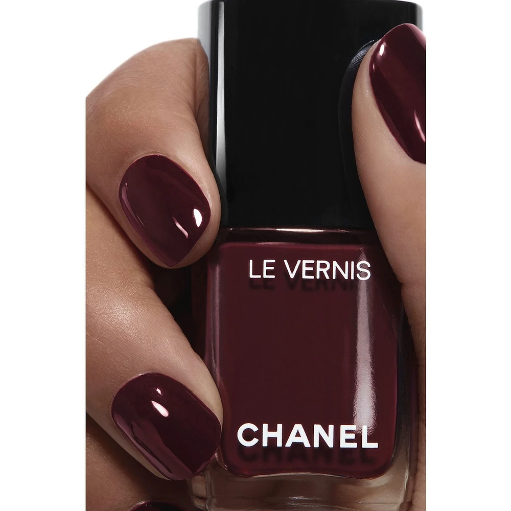 LE VERNIS