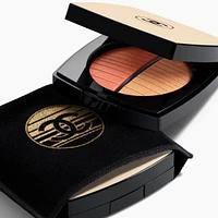 Les Beiges Healthy Golden Glow Powder Exclusive Creation – Illuminating Powder Duo