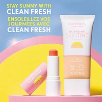 Fond de teint liquide Clean Fresh Blurring Skin Tint, Fini mat doux, Lisse, Illumine, Estompe les pores, Écran solaire minéral, Formule végétalienne