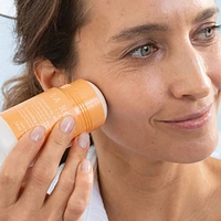 Nourishing mask stick with organic sweet almond oil