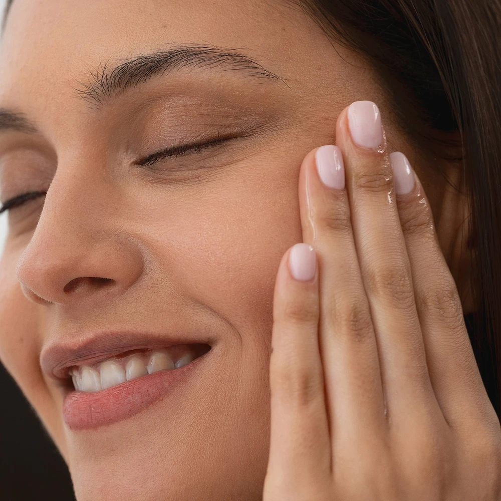 Hydrating face serum with Hyaluronic acid