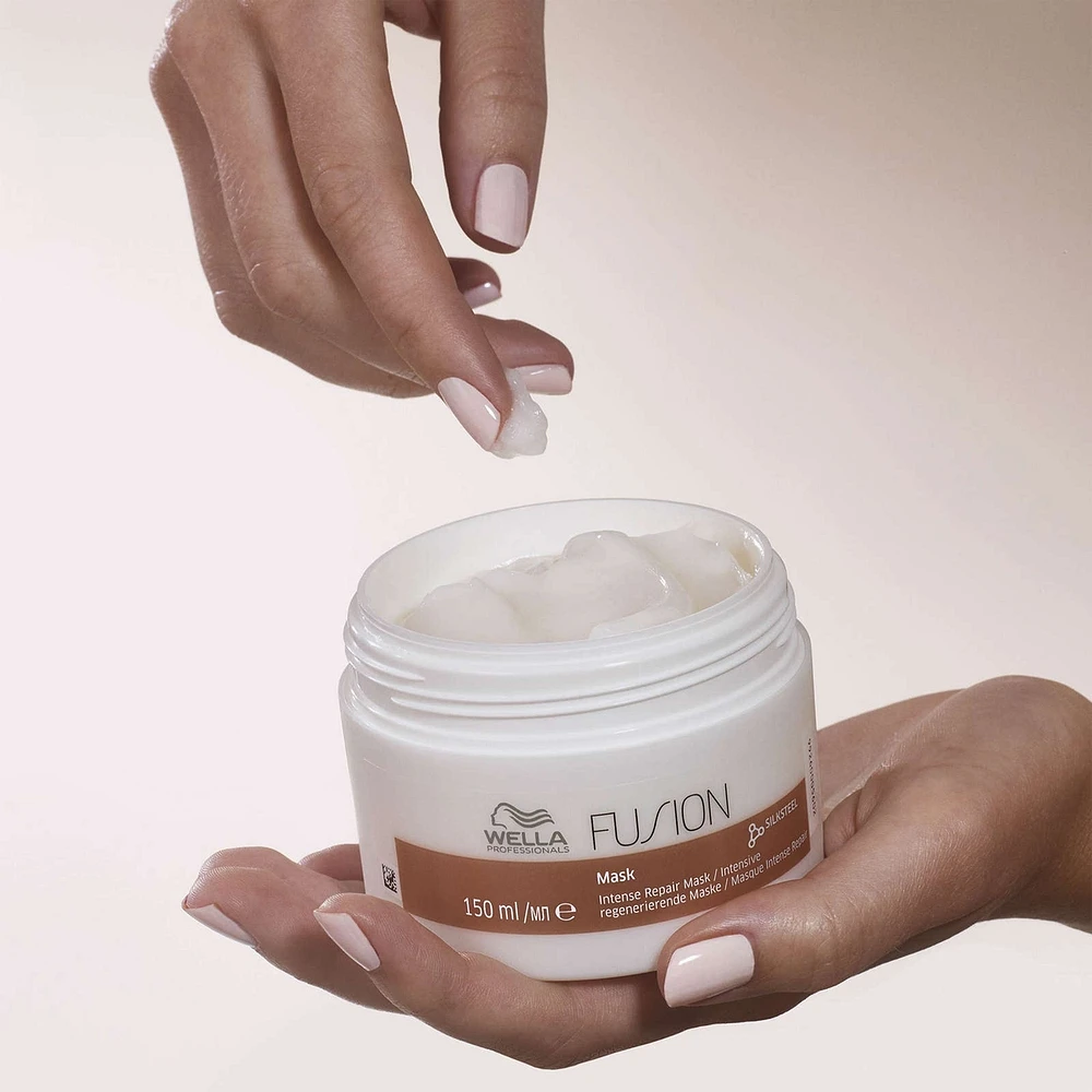 Wella Professionals Fusion Intense Repair Hair Mask for Damaged Hair - Professional Mask Treatment for Hair Repair, Hair Breakage Treatment 150ml