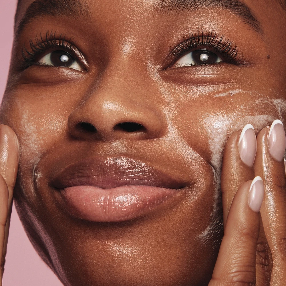 Clarifying Cleansing Gel with Salicylic Acid, unclog pores, removes impurities, brightens & soothes skin