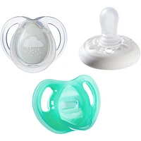 Pickapaci, 0-6 months pacifier starter set including a breast-like pacifier, breast-like night pacifier and ultralight pacifier, set of 4