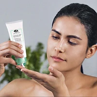 Checks and Balances™ Polishing Face Scrub