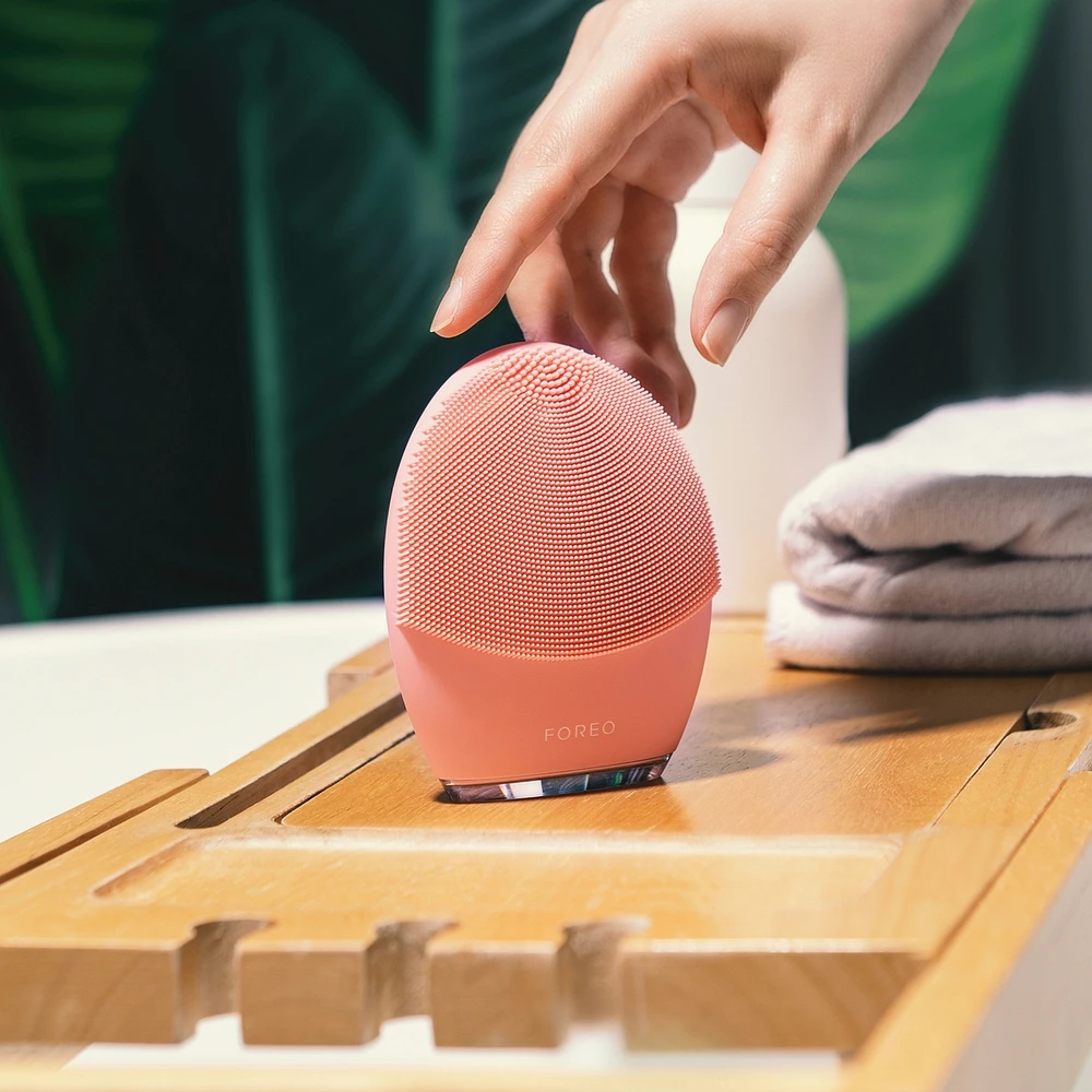 LUNA™ 4 Facial Cleansing & Firming Massage for Balanced Skin
