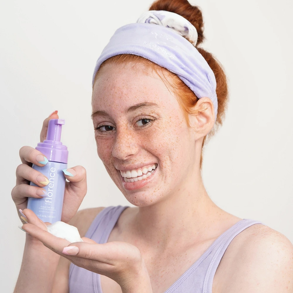 Clear The Way Clarifying Face Wash