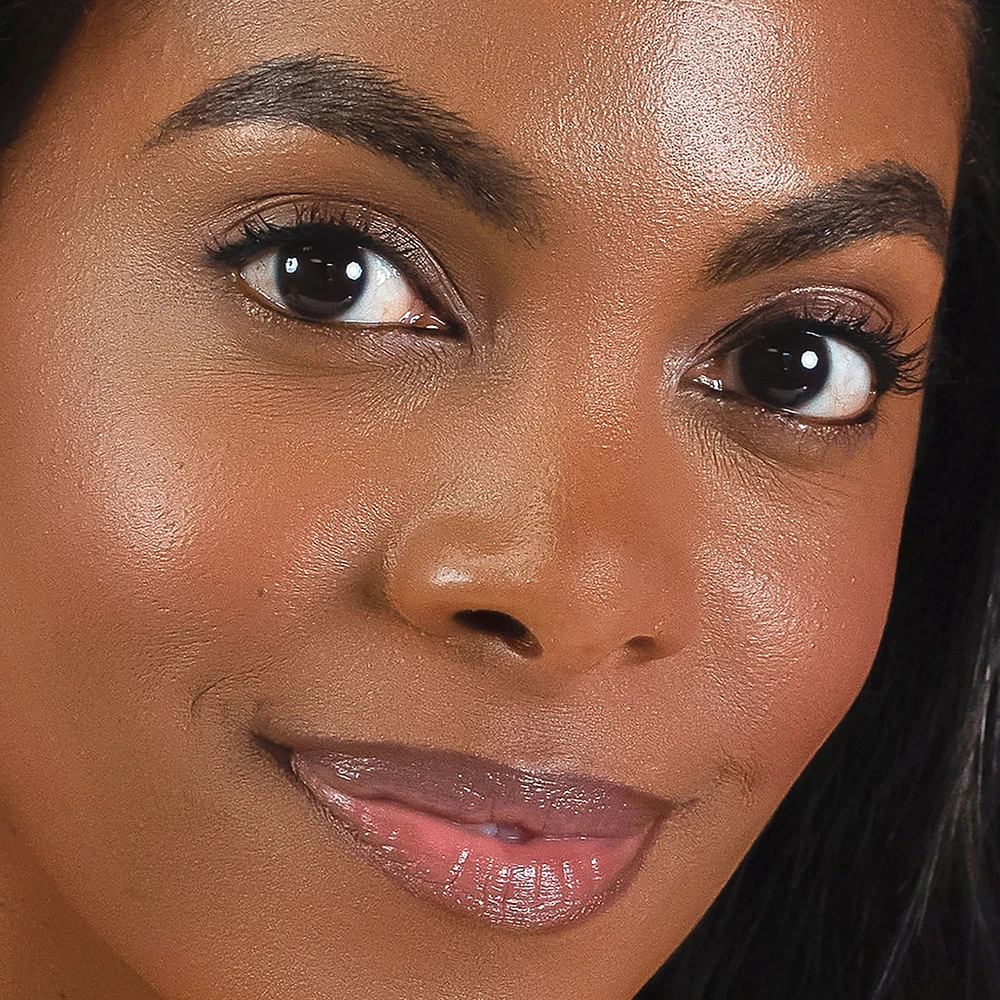 Fully Charged Mascara Powered by Magnetic Technology
