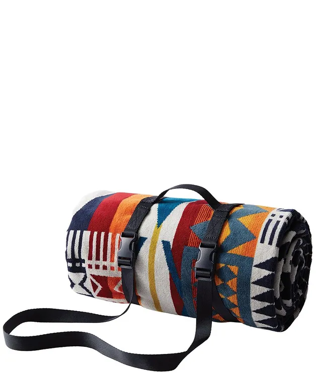 https://cdn.mall.adeptmind.ai/https%3A%2F%2Fdimg.dillards.com%2Fis%2Fimage%2FDillardsZoom%2Fmain%2Fpendleton-fire-legend-bath-towel-for-two-with-carrier%2F00000000_zi_e61aaa33-6b3f-4f56-8f60-9f24e3124fa2__02_ai.jpg_640x.webp