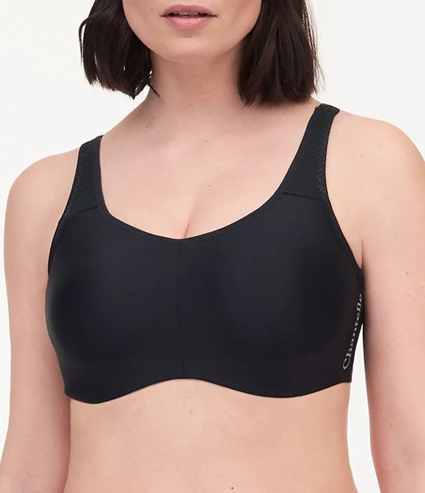 Moulded-cup full-coverage sports bra, Chantelle