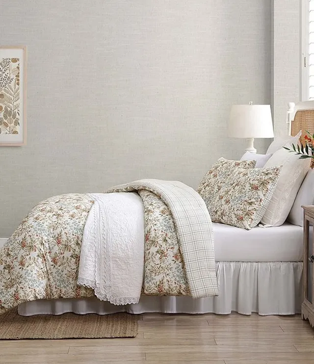 https://cdn.mall.adeptmind.ai/https%3A%2F%2Fdimg.dillards.com%2Fis%2Fimage%2FDillardsZoom%2FmainProduct%2Flaura-ashley-bramble-floral-cotton-reversible-comforter-mini-set%2F00000000_zi_61c07661-c431-459d-a5f6-c45530ada0f1__09_ai.jpg_640x.webp