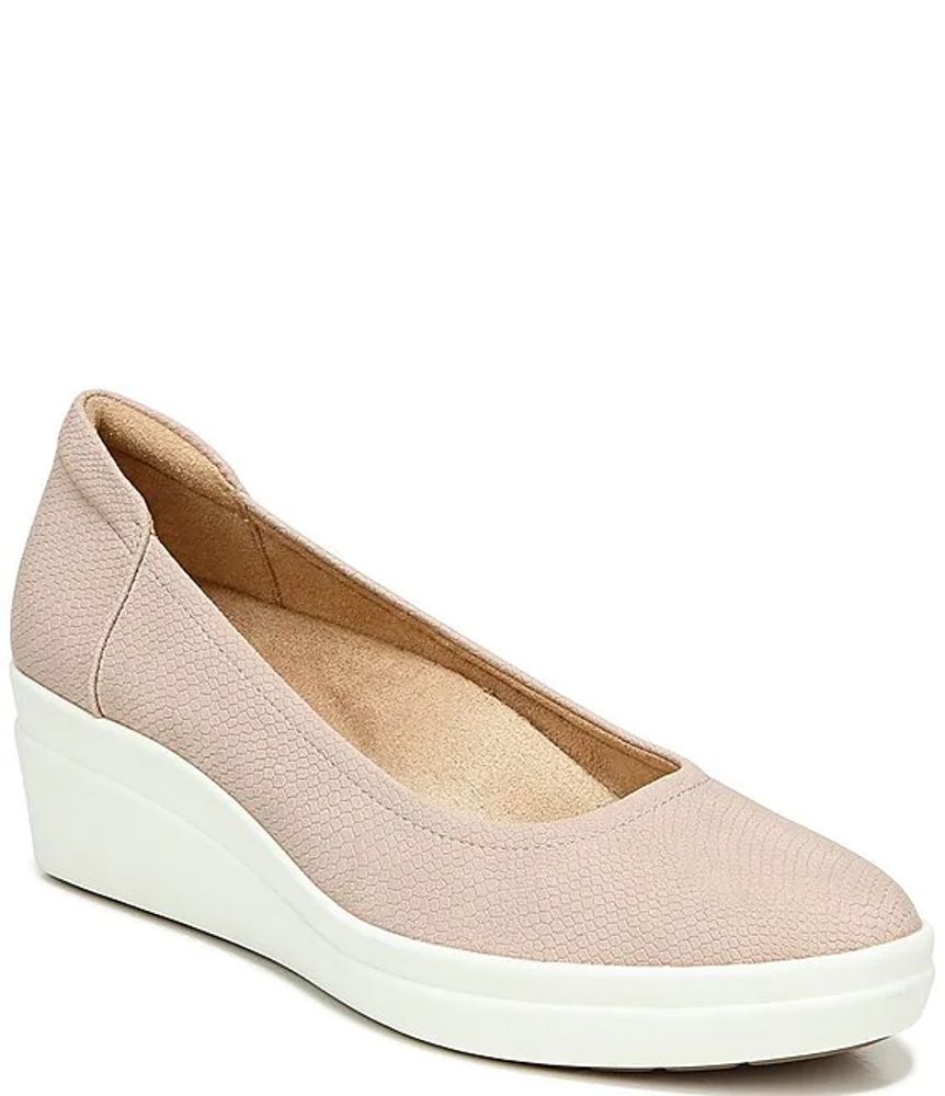 Naturalizer Susan Sporty Wedge Pumps | Pueblo Mall