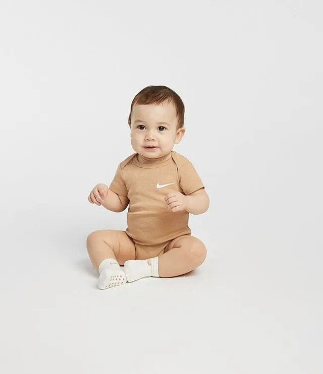 Nike Baby Newborn-9 Months Short Sleeve Bodysuit Set 3-Pack