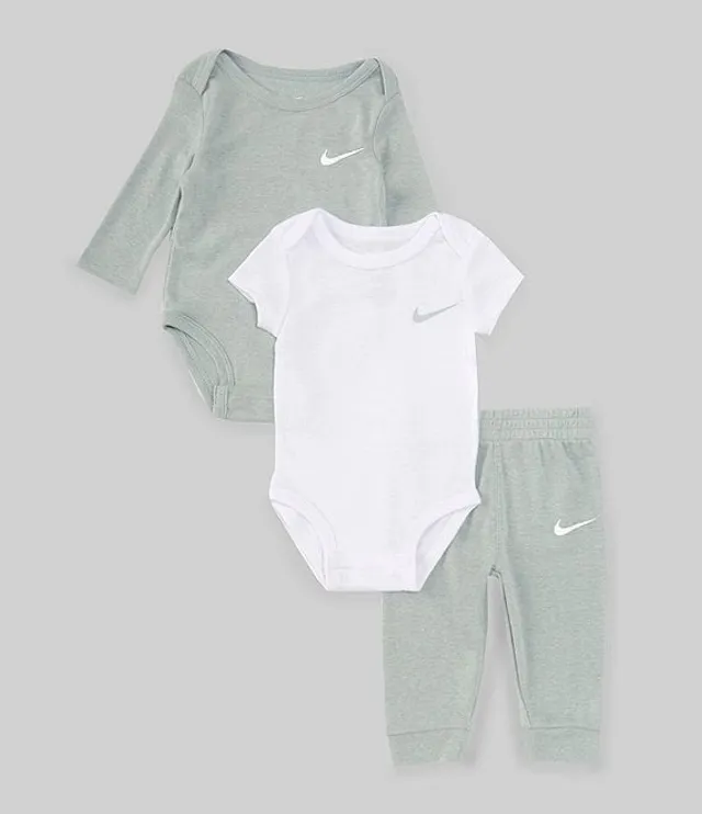 Nike Essentials 3-Piece Pants Set Baby 3-Piece Set, Baby Nike Jogging  Suits