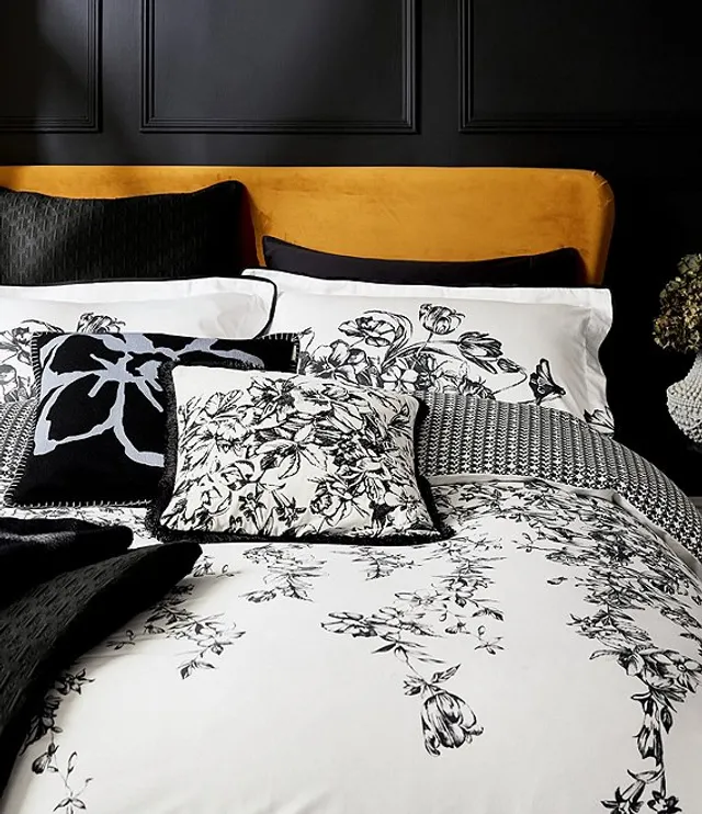 Vera Wang Abstract Crinkle Reversible Comforter Mini Set