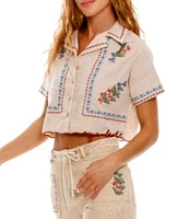 Agua Bendita Itsy Blush Floral Embroidered Notch Collar Short Sleeve Crop Shirt