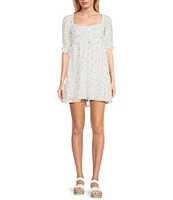 Allison & Kelly Short Sleeve Chinched Sweetheart Neck Embroidered Daisy Dress