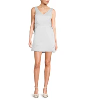 Allison & Kelly Sleeveless V-Neck A-Line Bow Dress