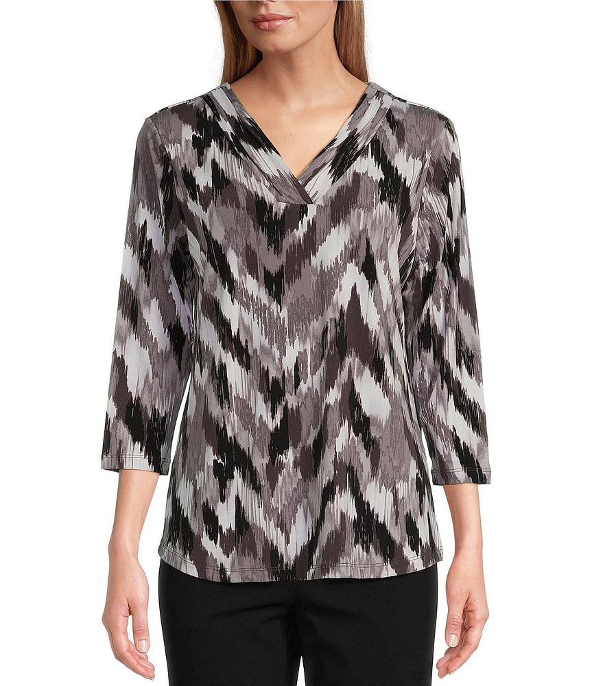 Allison Daley Ikat Herringbone Print Pleated 3/4 Sleeve V-Neck Knit Top