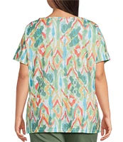 Allison Daley Plus Size Natural Ikat Print Short Sleeve Criss-Cross Keyhole Neck Short Sleeve Jersey Knit Top