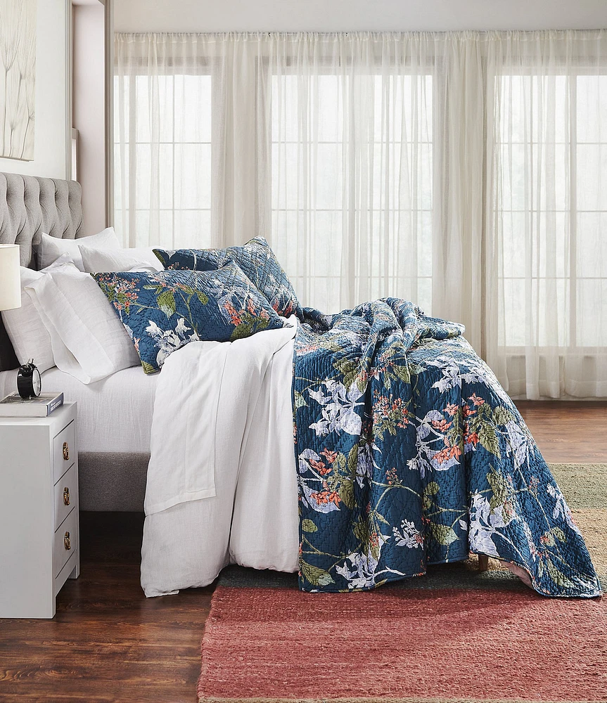 Amity Home Fitzgerald Floral Pattern Quilt