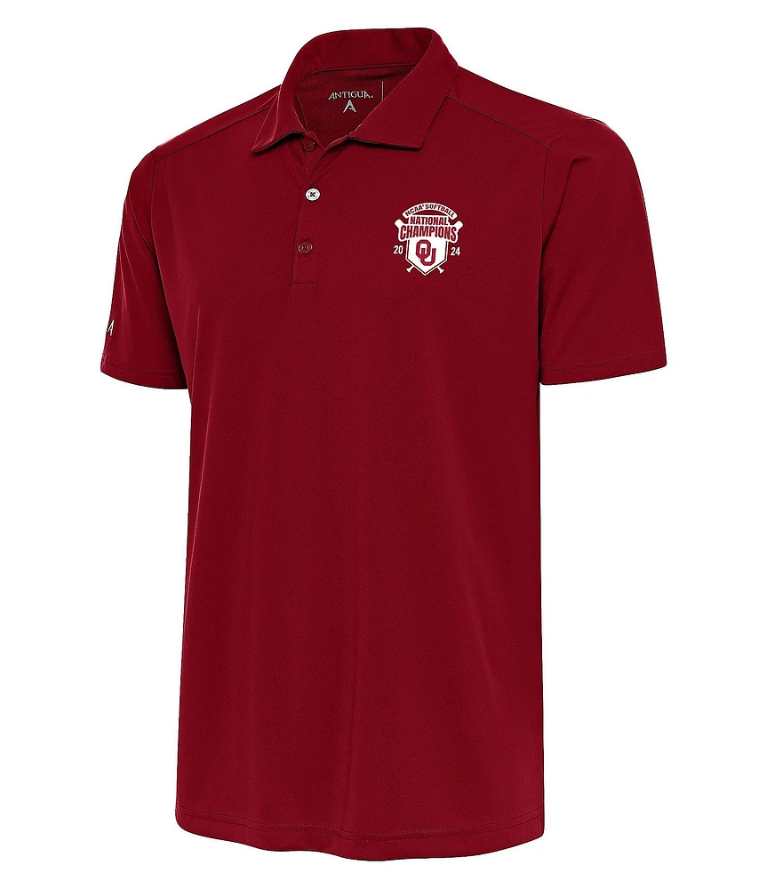 Antigua NCAA Oklahoma Sooners 2024 Women's College World Series National Champions Tribute Short Sleeve Polo Shirt