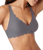 b.tempt'd by Wacoal B.wow'd Wire Free Scalloped V-Neck Convertible Bra