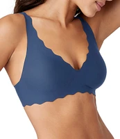 b.tempt'd by Wacoal B.wow'd Wire Free Scalloped V-Neck Convertible Bra