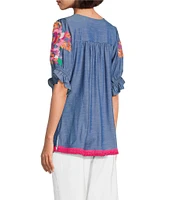 Calessa Petite Size Embroidered Square Neck Short Sleeve Tunic